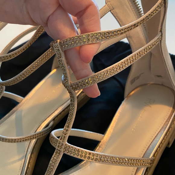 Pelle Moda Metallic Sandals 7.5 - Picture 4 of 7